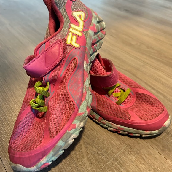 FILA Primeforce 4 Mashup Girls Youth Size 5 Pink Sneaker with Mesh Strap - Kids - Picture 4 of 5